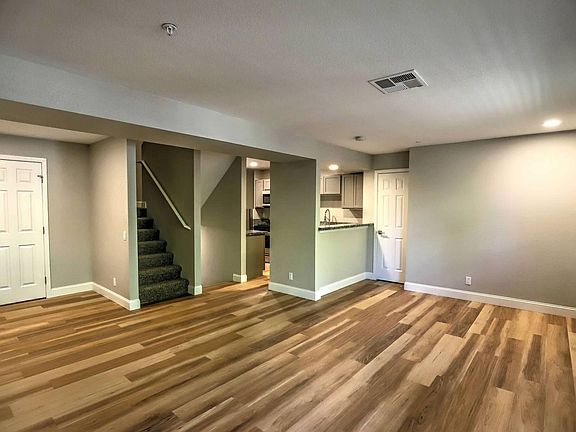 3rd image of 1175 Glenda Way APT 20