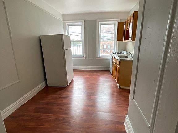 2nd image of 92 Waldo Ave APT 205