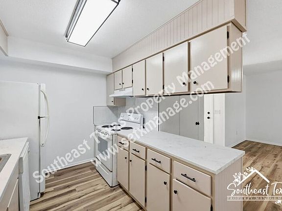 4th image of 801 W Gibson St #113