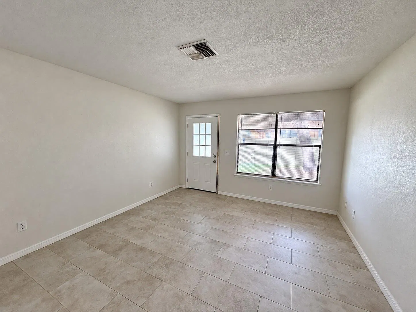 1788 Poinsettia Ave — Photo 2