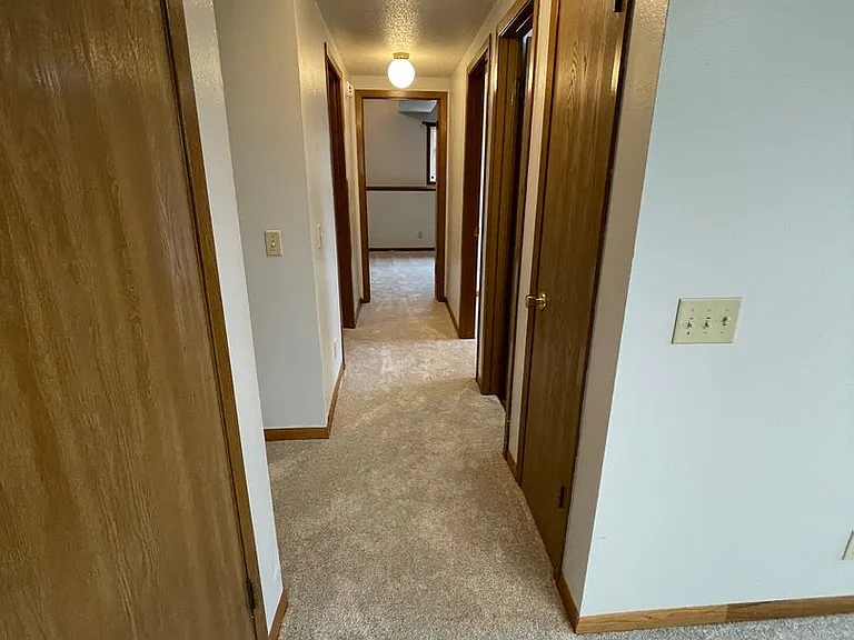 1210 Clover Ridge Ct — Photo 22