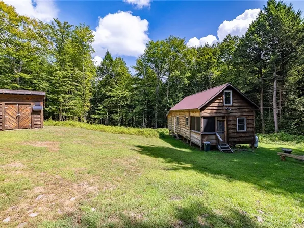 87 Tamblin Ridge Trl, Bernhards Bay, NY 13028