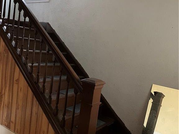 3rd image of 1327 Bailey Ave