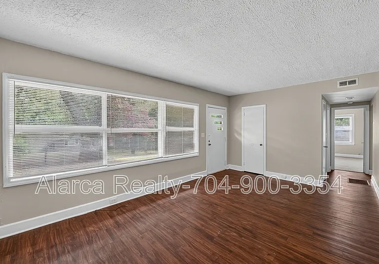 1007 Green Circle Dr — Photo 8