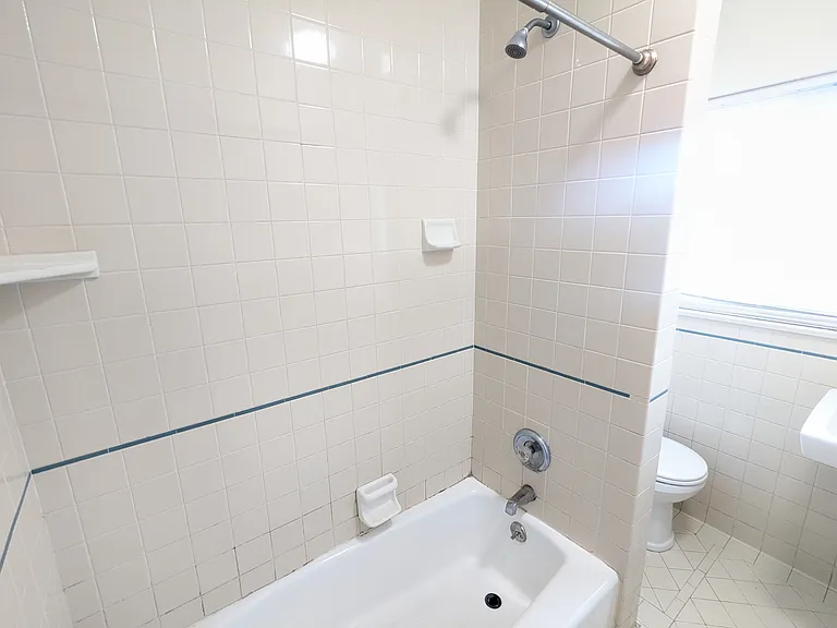5671 S San Vicente Blvd #D — Photo 12