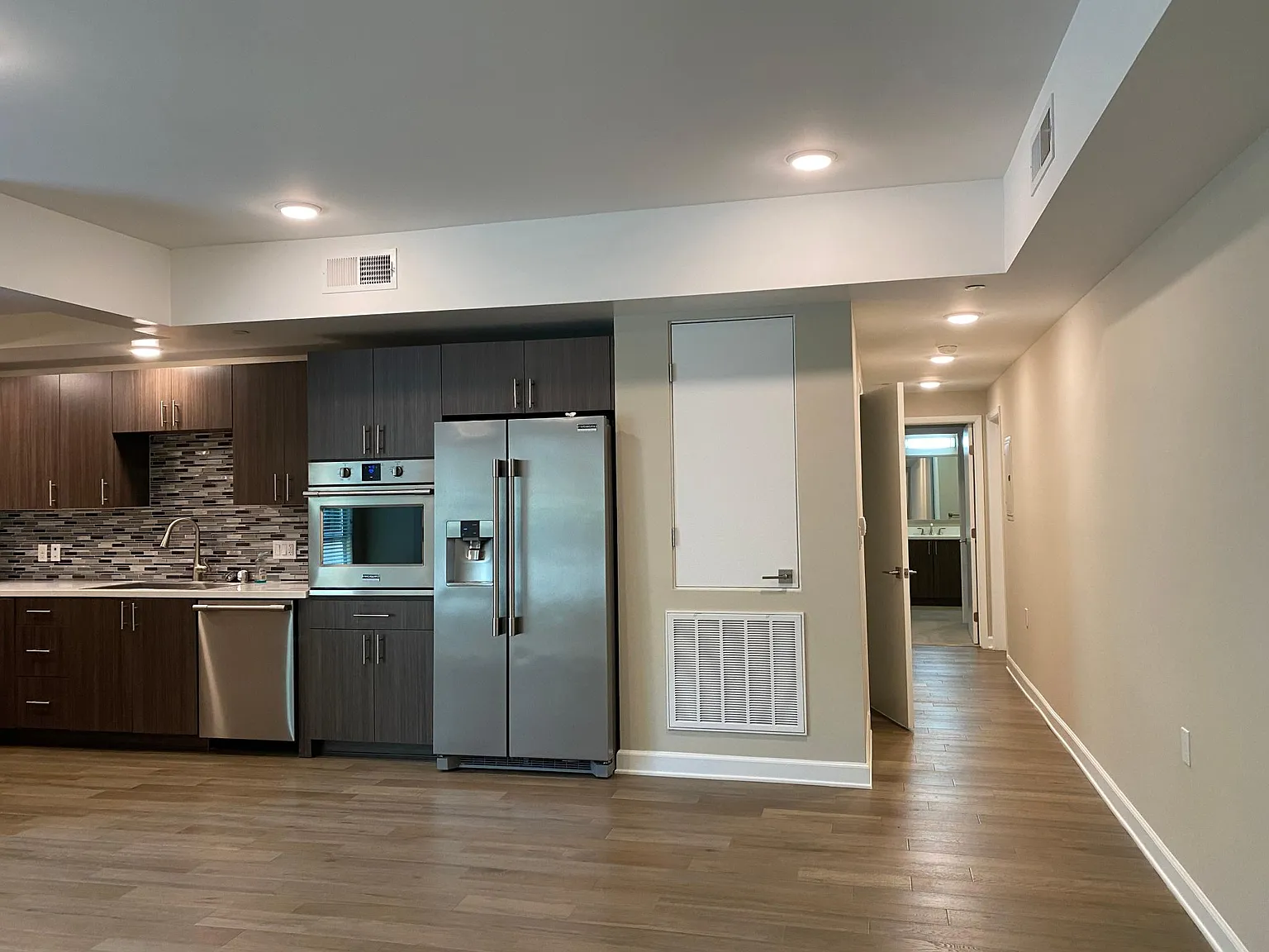 2 bed, 1249 sqft, $3,335 — Photo 2