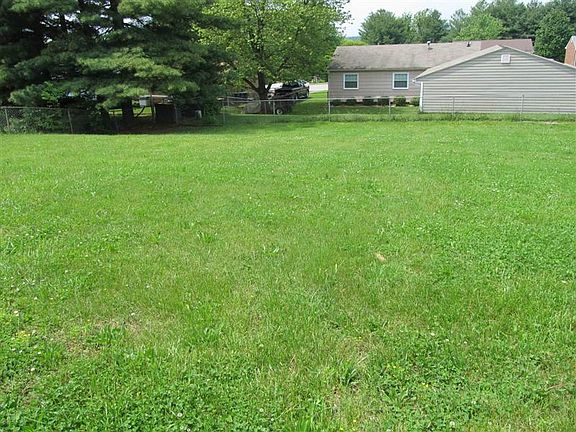 2nd image of 4718 Golfview Dr NE