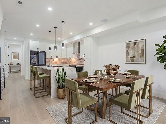 3rd image of 1218 5th St NE #2