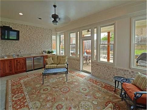 4th image of 10246 Shea Woods Dr