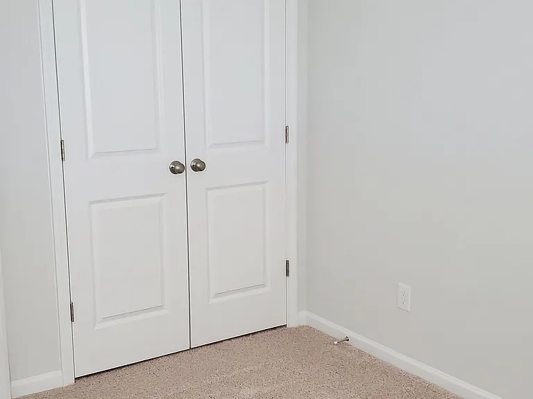 1054 Astoria Dr #MAIN — Photo 19