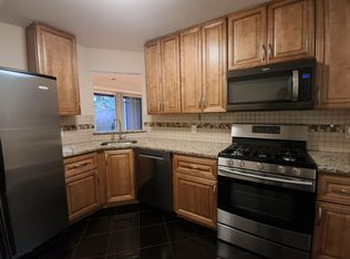 510 Sunshine Ct, Parlin, NJ 08859