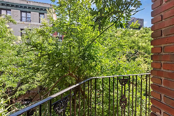 Sold by Douglas Elliman | media 11