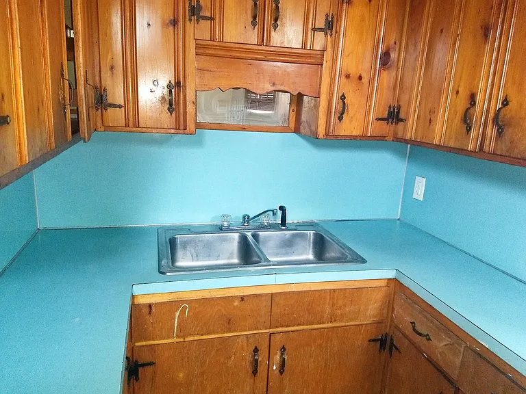 83 Norton St — Photo 4