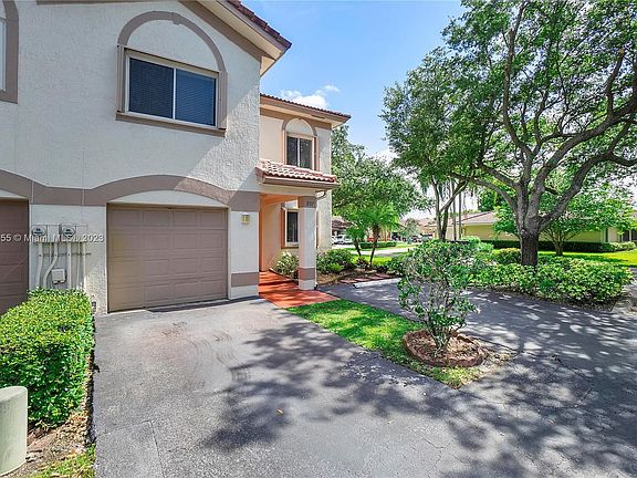 4th image of 937 NW 104th Way #937