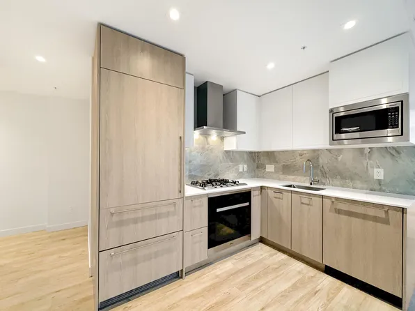 2288 Alpha Ave #11XX, Burnaby, BC V5C 0L9