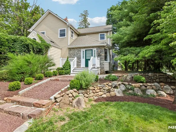 757 Kinderkamack Rd, Oradell, NJ 07649