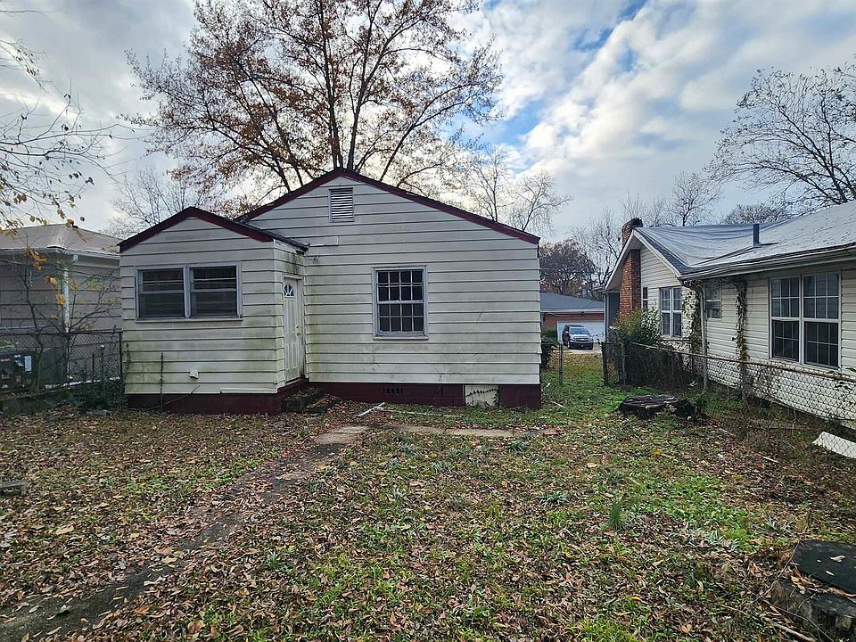 2nd image of 1609 Center St S