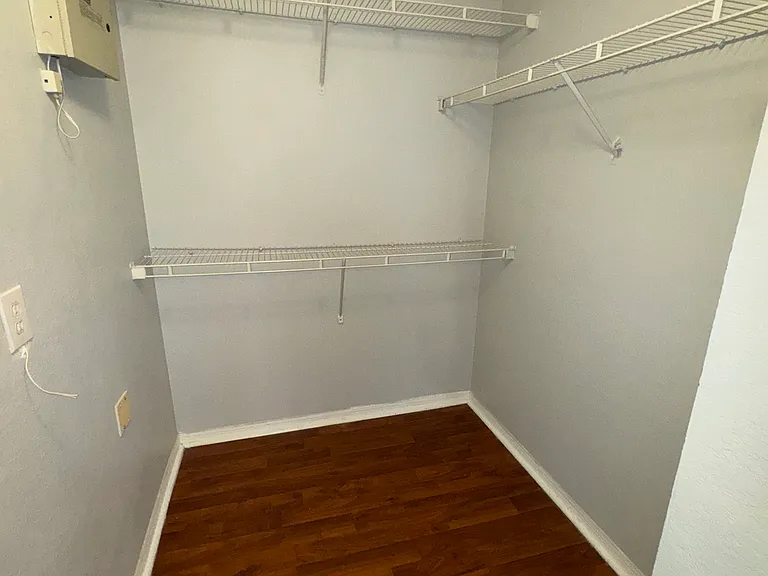 Master bedrooms closet