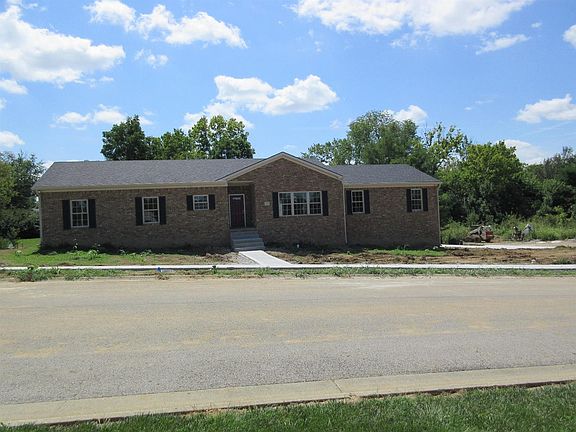 3rd image of 402 Corinne Ct