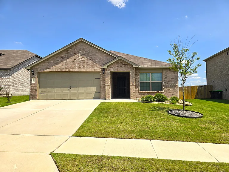 223 Drifter Dr — Photo 1