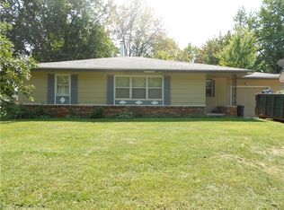 1301 S 10th Ave E, Newton, IA 50208
