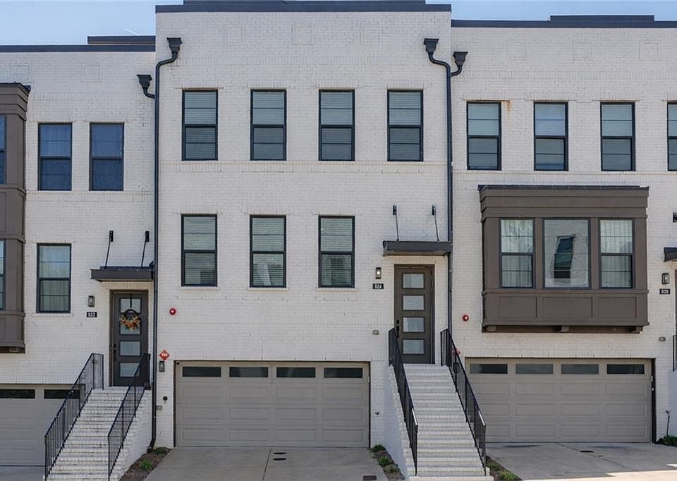 1st image of 824 Stone Ridge Ln