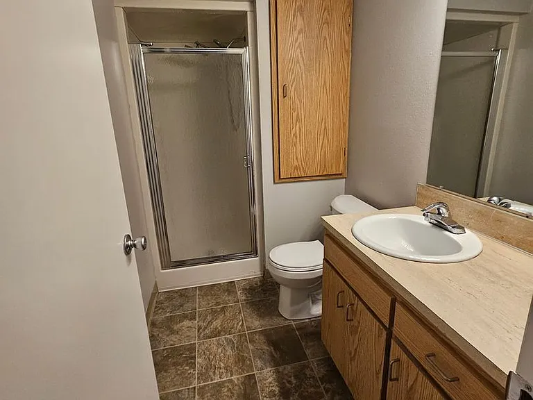 Sherman Oaks Apartments — Photo 25