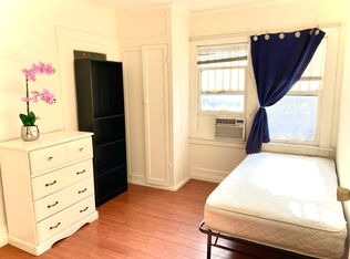 1140 W 37th Pl, Los Angeles, CA 90007