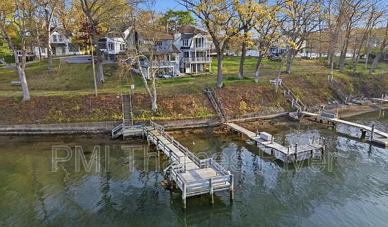 33 Laurel St — Photo 6