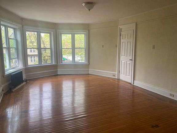 4th image of 51 Richmond Ave #B2