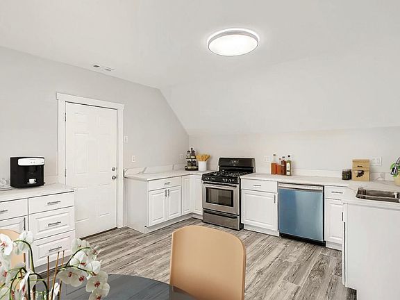 3rd image of 5858 W Dakin St #2