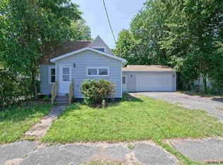 972 Adams St, Schenectady, NY 12306