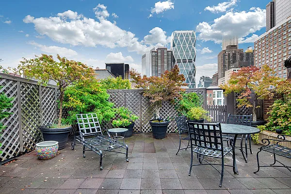 Sold by Compass | media 3