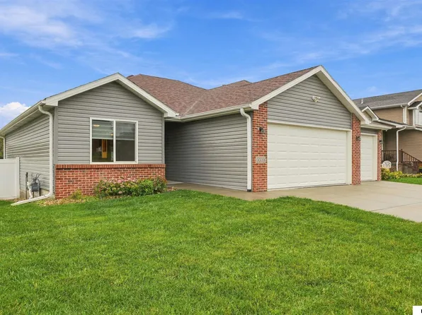 9009 Blacksmith Rd, Lincoln, NE 68507