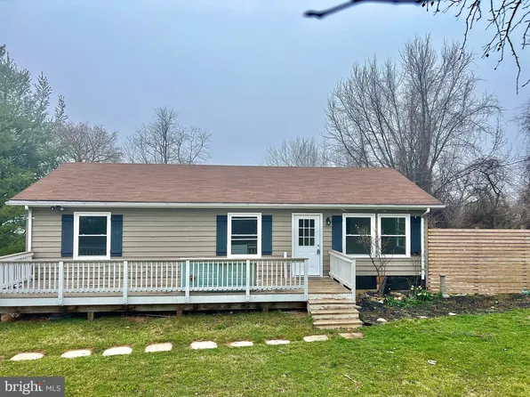 627 Granny Smith Rd, Linden, VA 22642