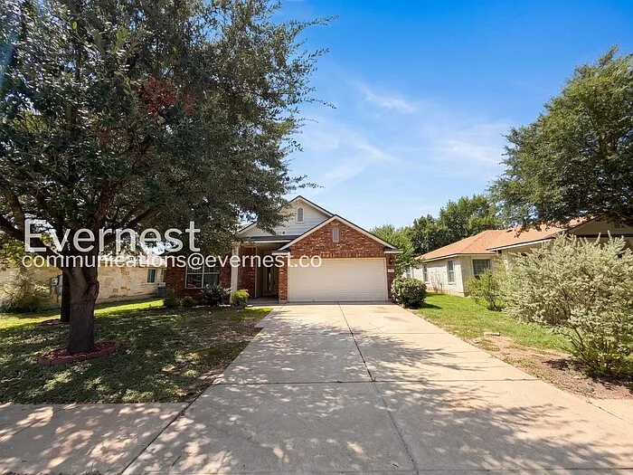 4 bed, 2.0 bath, 1760 sqft, $1,899 — Photo 1