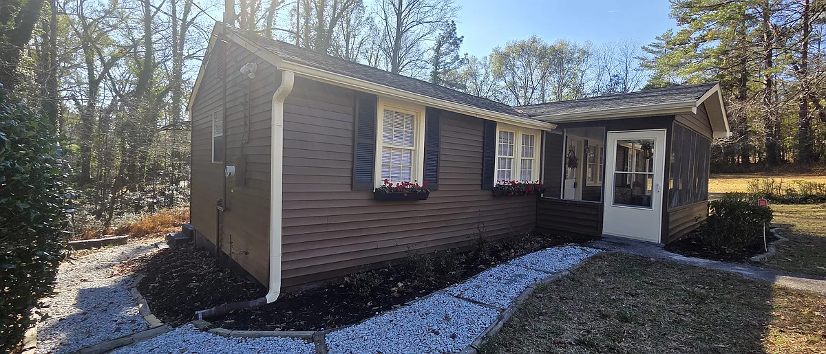 Photo 2 of 20 - 7043 S Goddard Rd - Lithonia, GA Building Photo - 7043 S Goddard Rd
