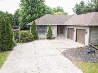 1712 E Williams Dr, Beloit, WI 53511