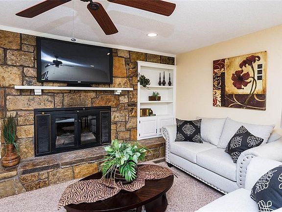 2nd image of 311 Hardy Dr