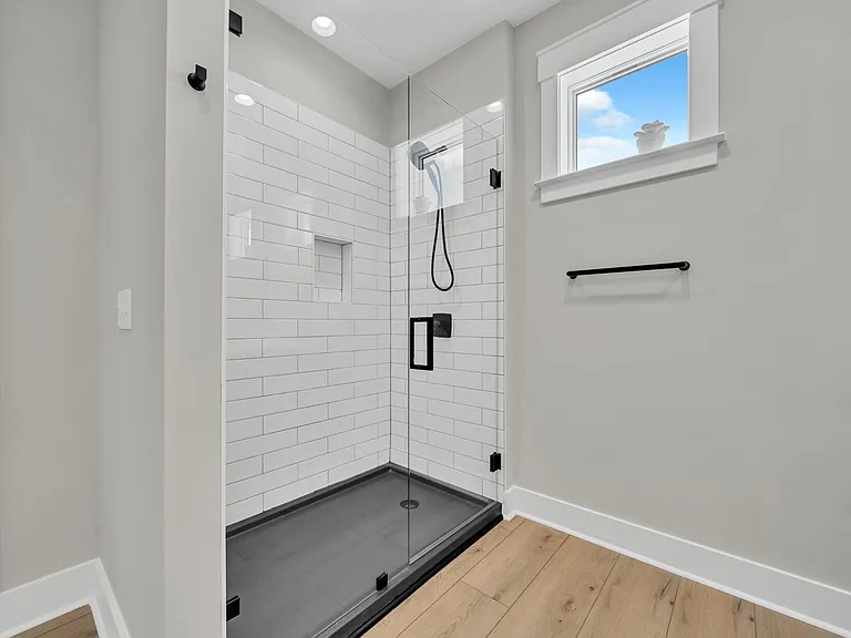 140 Sibert Ave — Photo 17