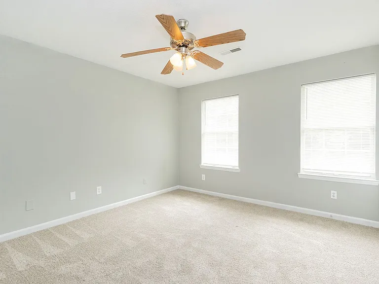 2827 Dayton Blvd #6 — Photo 11