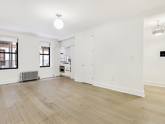 4th image of 225 W 23rd St APT 2S