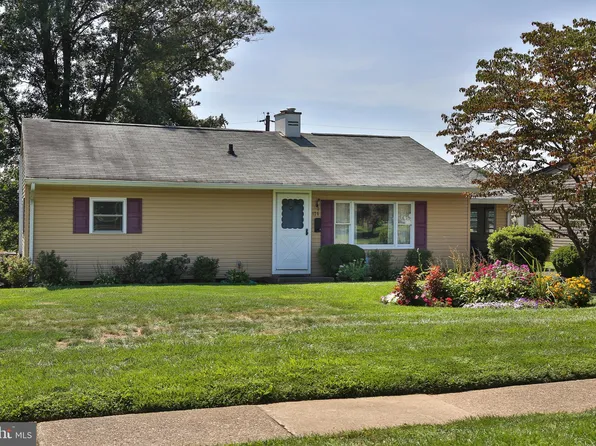 176 Trenton Rd, Fairless Hills, PA 19030