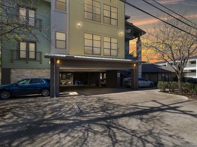 907 Duncan Ln APT 302, Austin, TX, 78705