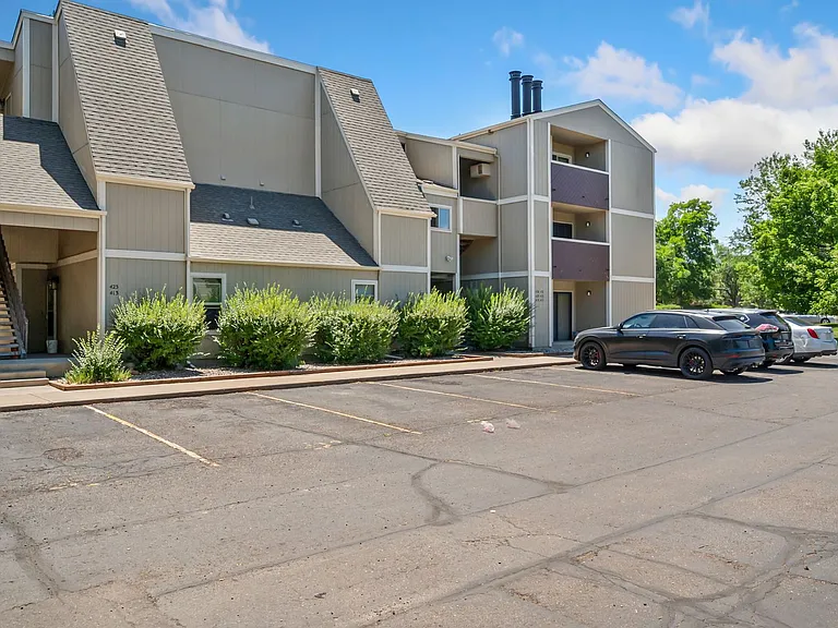 512 E Monroe Dr #D431 — Photo 2