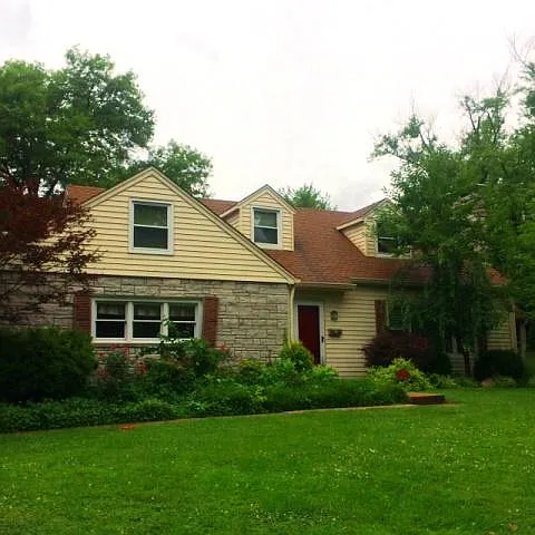 515 Iris Ln photo 1