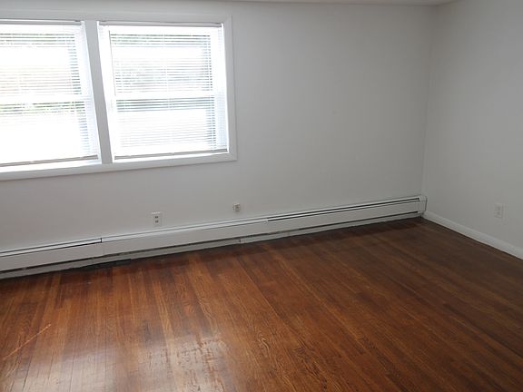 3rd image of 88 California Ave APT 1