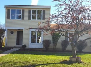 888 Britta Ln, Geneva, IL 60134