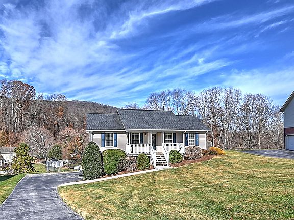 2nd image of 1011 Meadow Brook Dr