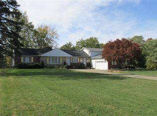 7956 Walton Rd, Walton Hills, OH 44146